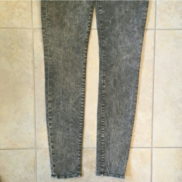 7 FAM The Skinny grey acid wash jeans - Picture 3 of 4